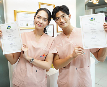 “ตูมตาม - บิ๊นท์” นำทีมนักแสดงและทีมงานเรียนทำ CPR เพื่อเข้าฉากละคร “ความลับใต้เสื้อกาวน์” งานนี้ปลื้มสุดๆ สอบผ่าน ทำได้จริง ได้ใบประกาศนียบัตรด้วย